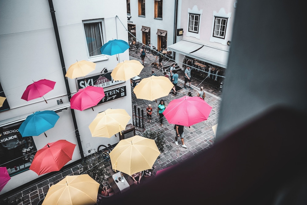 Cella Central Historic Boutique Hotel 59/69