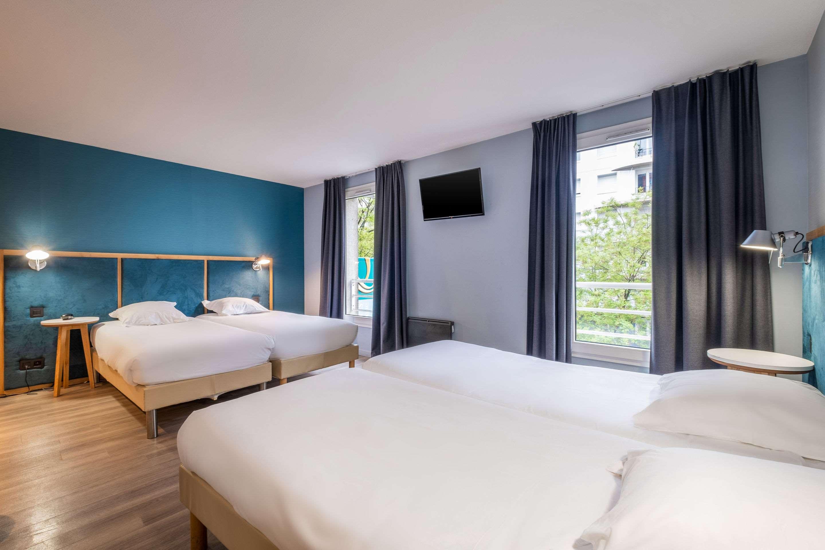 Room, Quadruple
