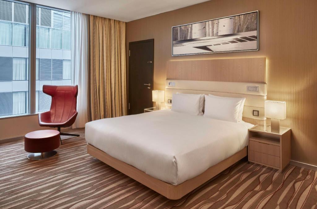 ROOM, KING BED, ACCESSIBLE