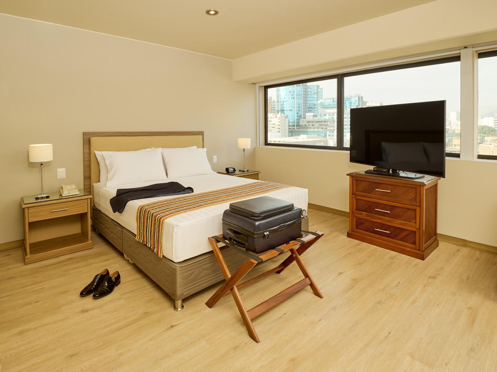 EXECUTIVE, APARTMENT, MULTIPLE BEDS