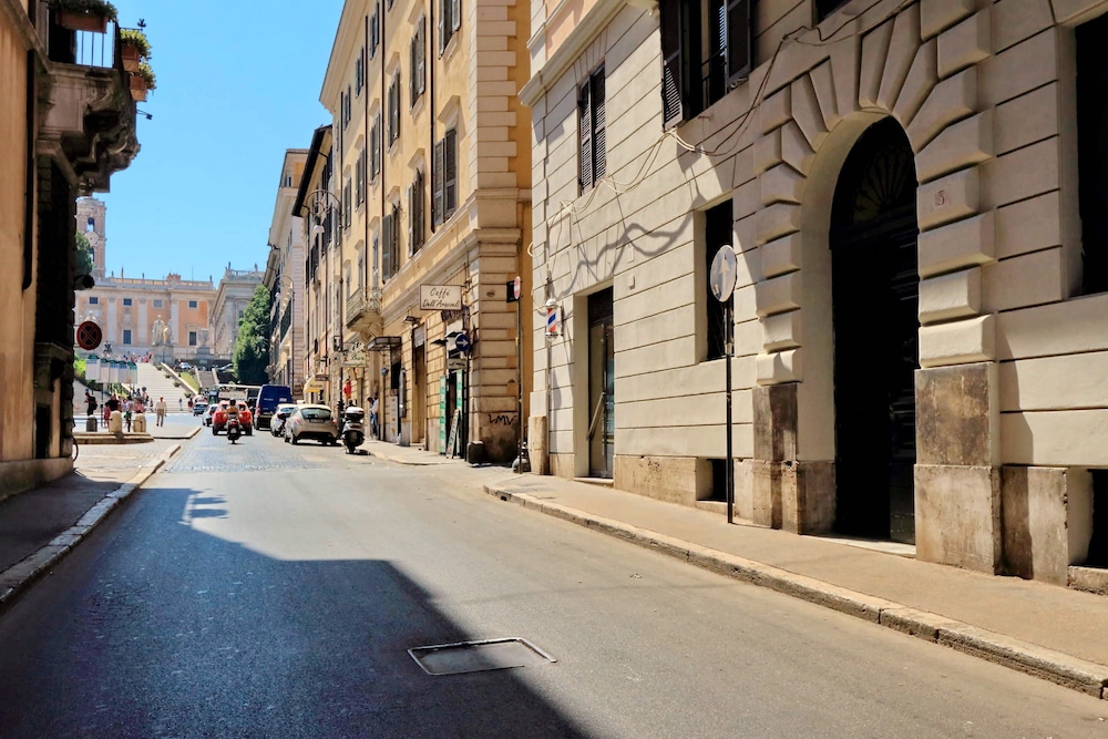 Roma Five Suites 43/50