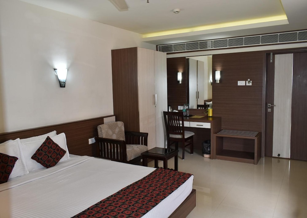 Hotel South Regency 14/34