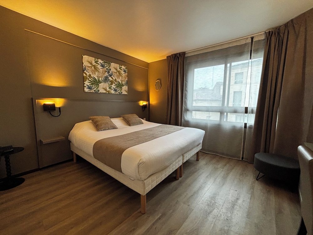 INTER-HOTEL LE VALOIS 10/50