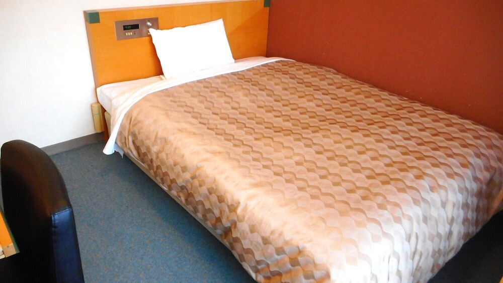 ROOM, SINGLE