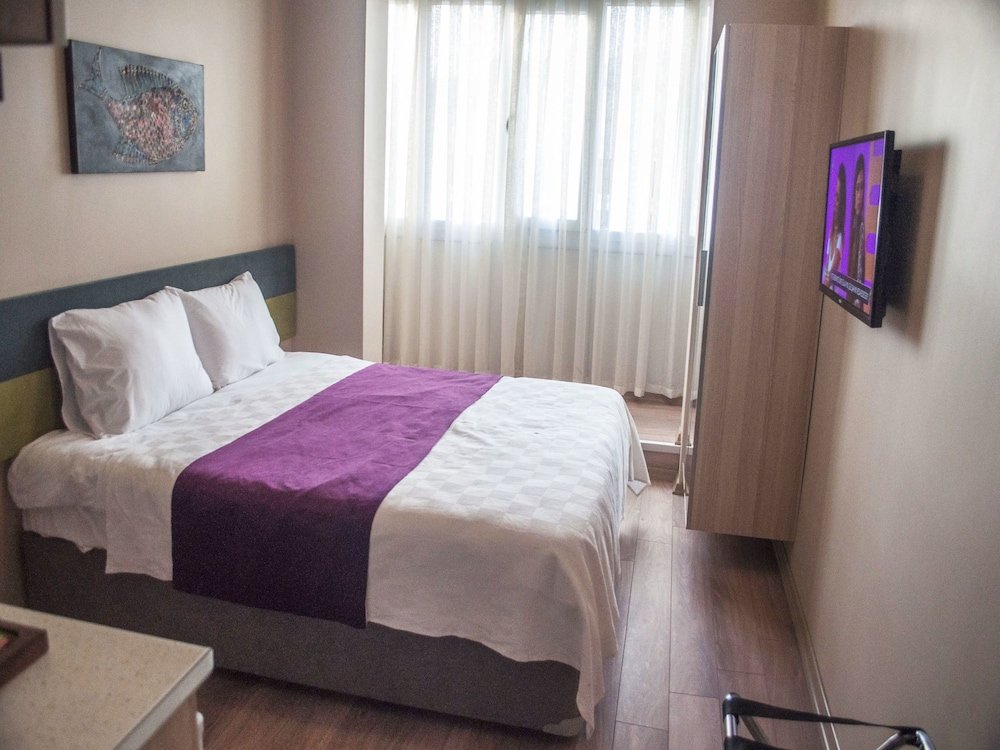 Apart 57 Taksim Harbiye 9/24
