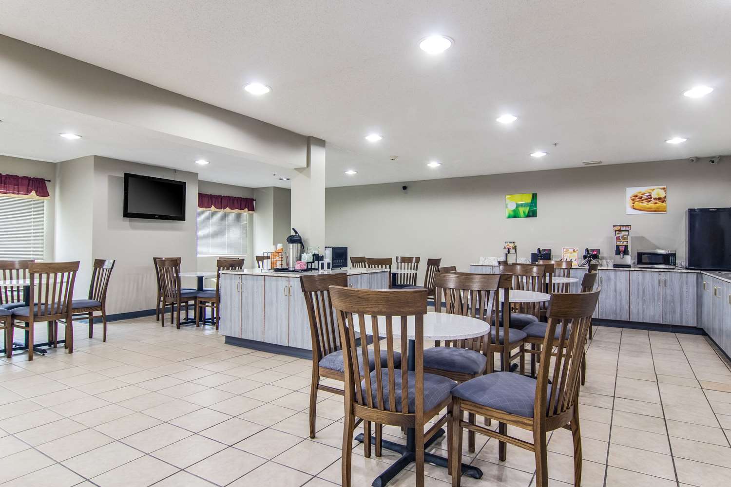 Quality Inn & Suites Grove City-Outlet Mall 6/10