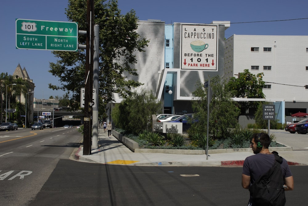 The Hollywood Franklin Hotel near Universal Studios 5/58