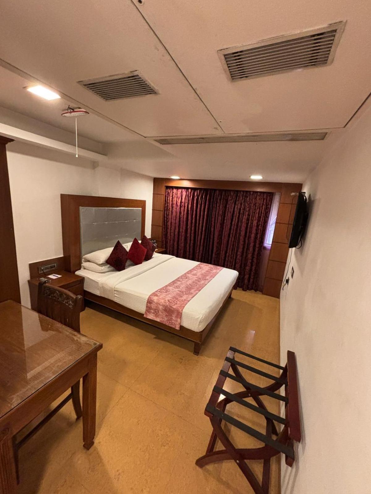 Golden Tulip Vasai Hotel and Spa 17/53