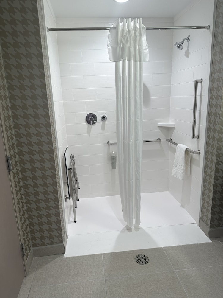 Home2 Suites by Hilton Racine 9/12