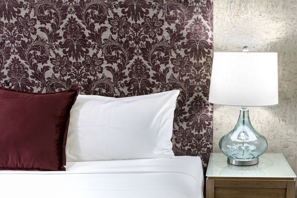 BERRY VILLAGE BOUTIQUE MOTEL 21/49