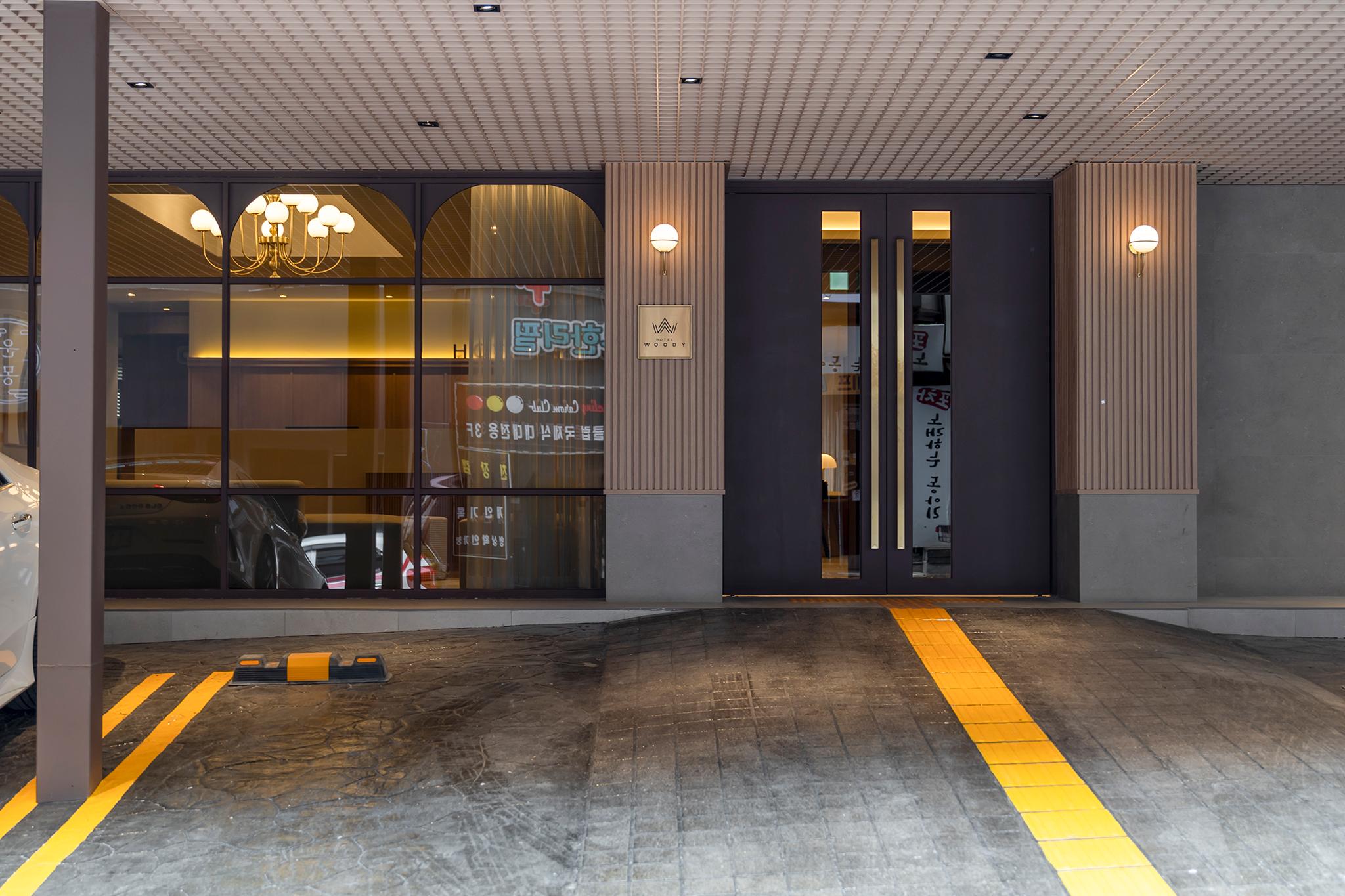 Sungshin Women’s University Station Woody 36/39