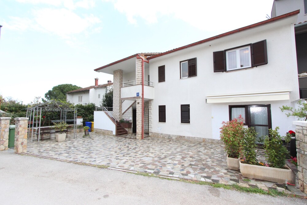 APARTMENT DIVNA 4/66