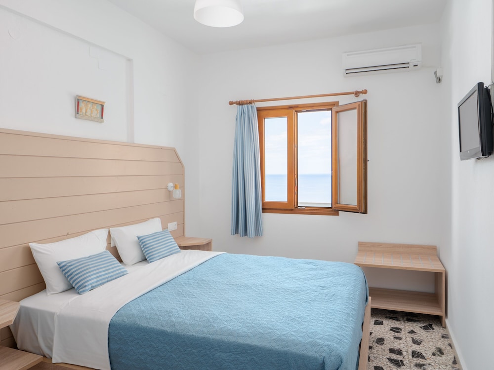 Spiros Soula Hotel 16/84