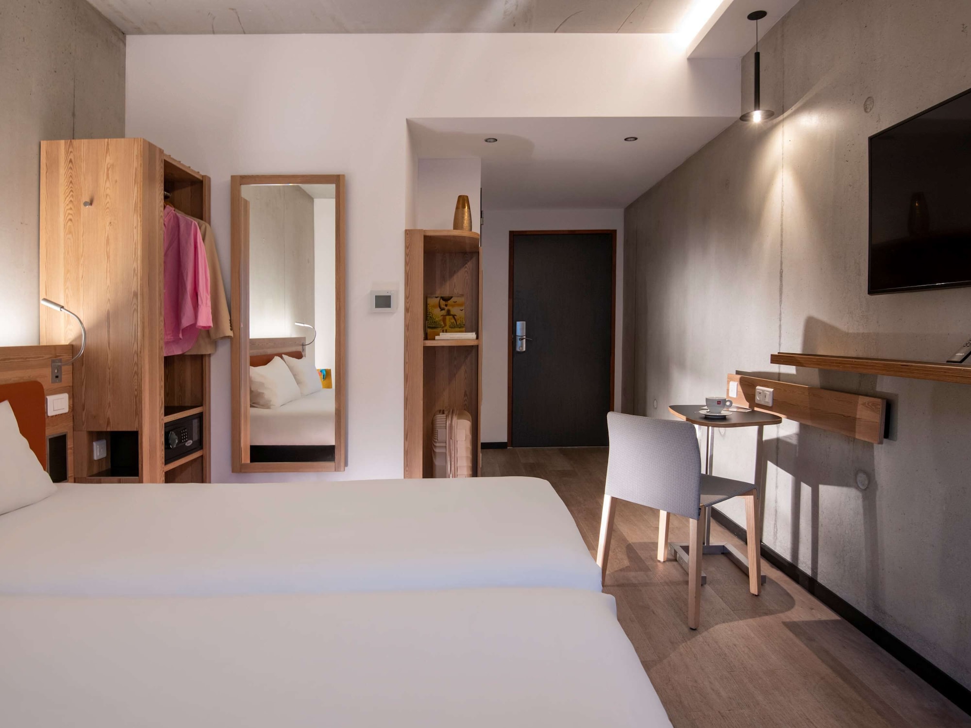 STANDARD, TWIN BEDS