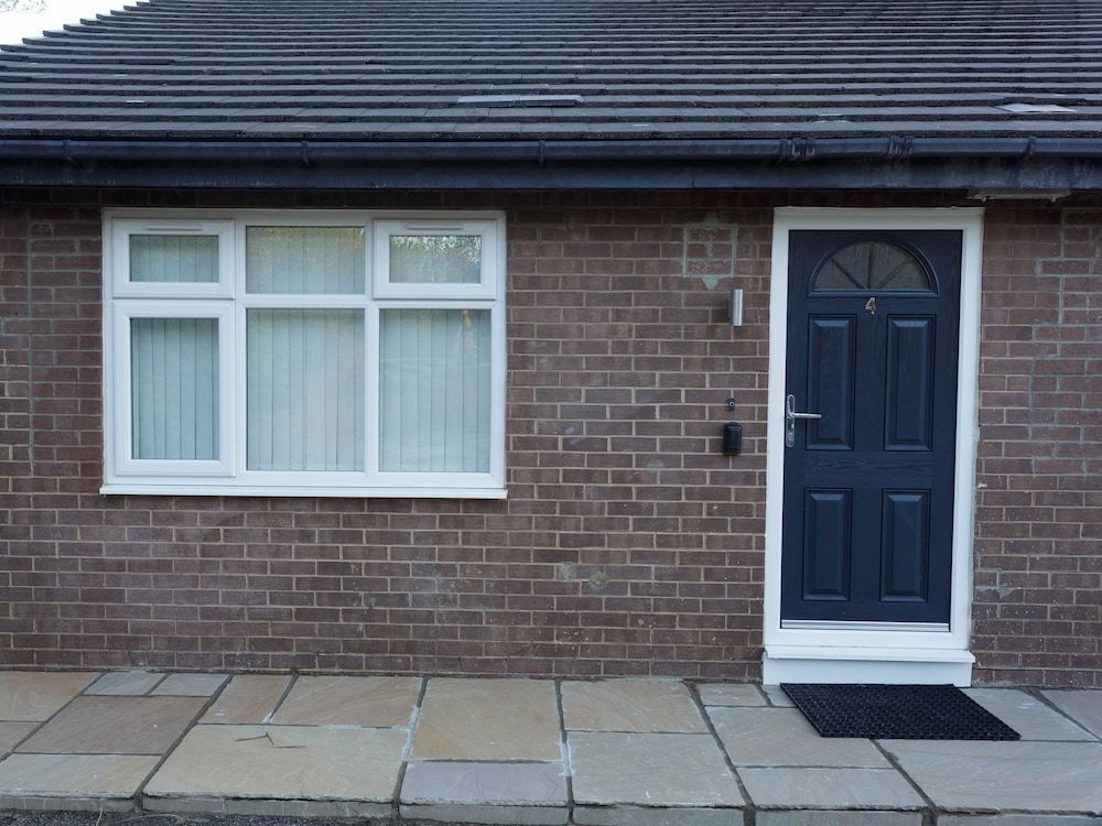Live In Leeds Greenhill Bungalows 1/50