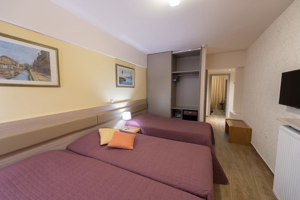 POSEIDON HOTEL 38/71