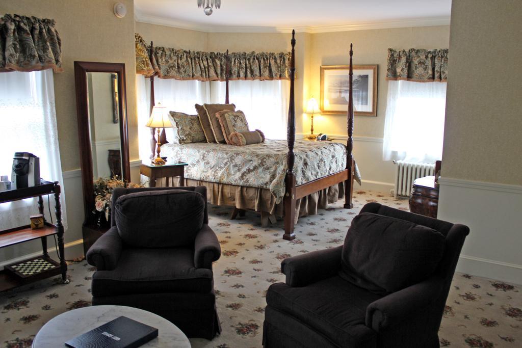 Kennebunkport Inn 18/24