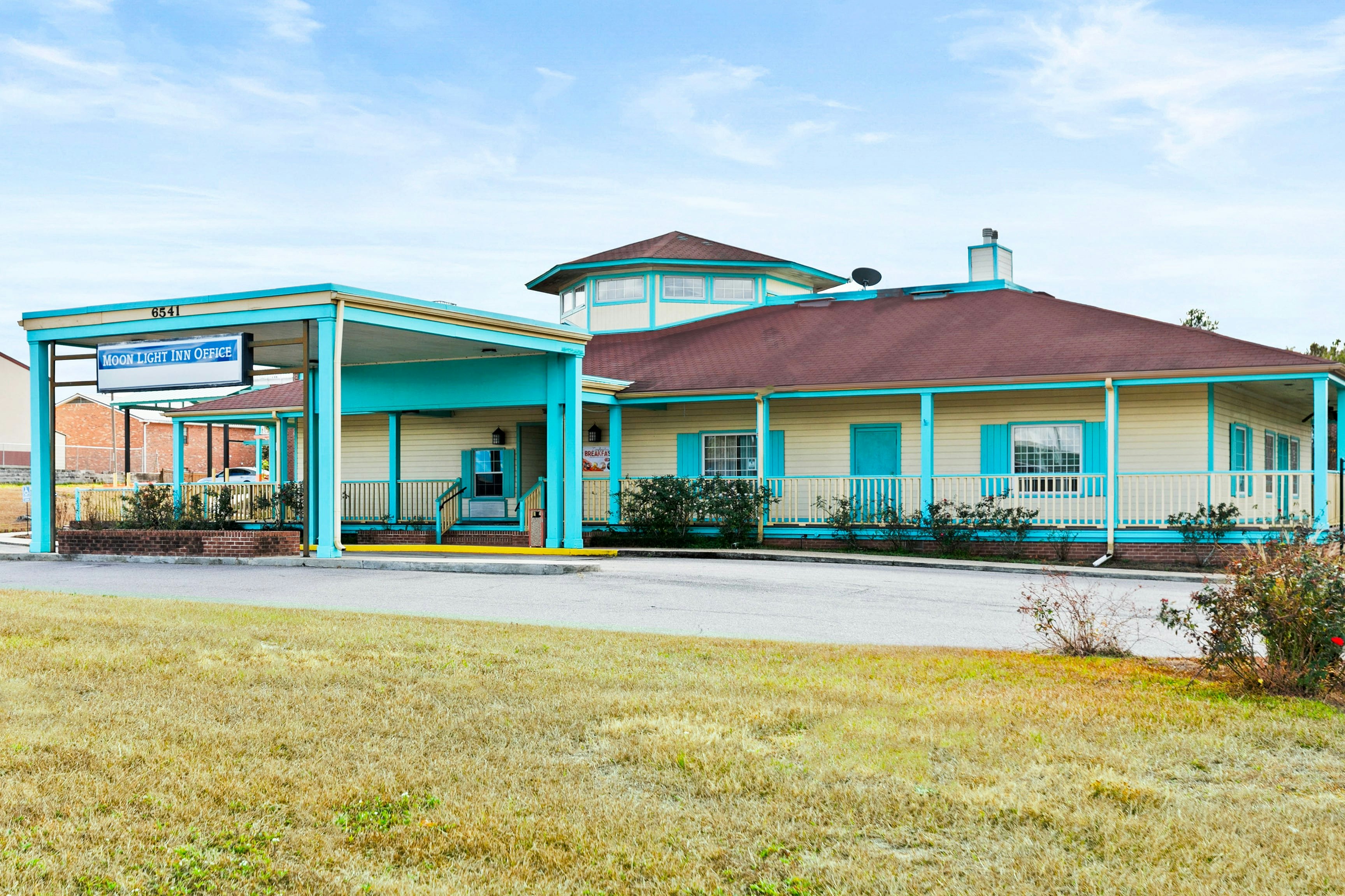 Moonlight Inn Hotel O Hattiesburg, MS 7/54