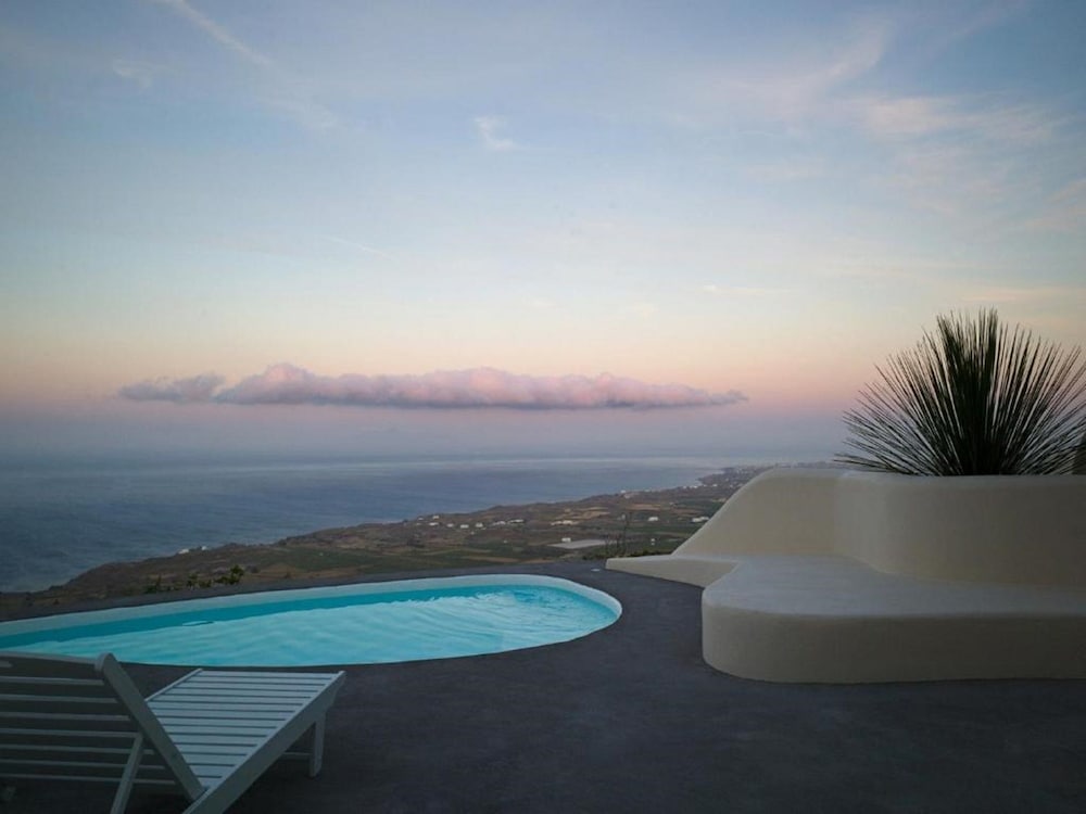 Dome Santorini Resort 39/46