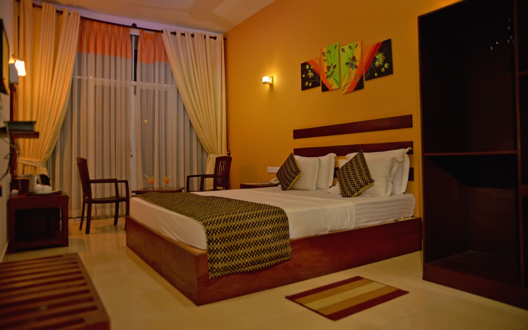 DELUXE, DOUBLE BED, POOL VIEW
