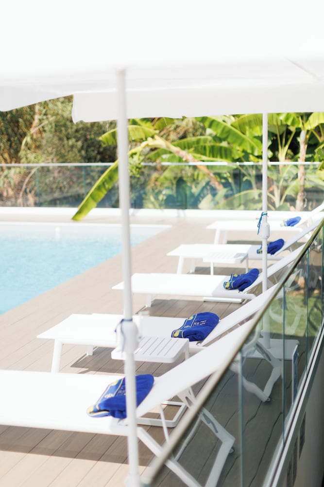 Bussola Di Hermes Hotel 37/57