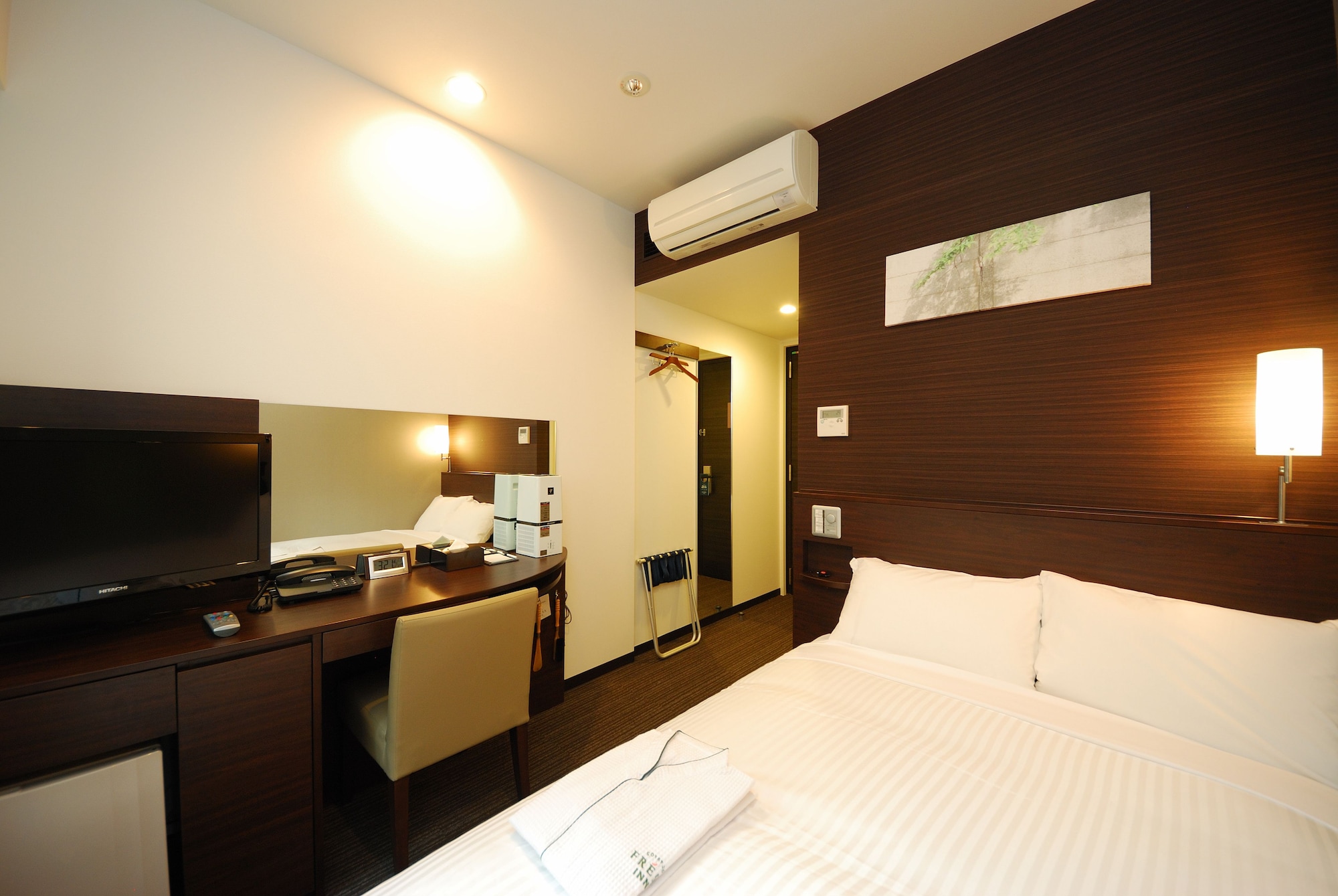ROOM, DOUBLE BED, SMOKING