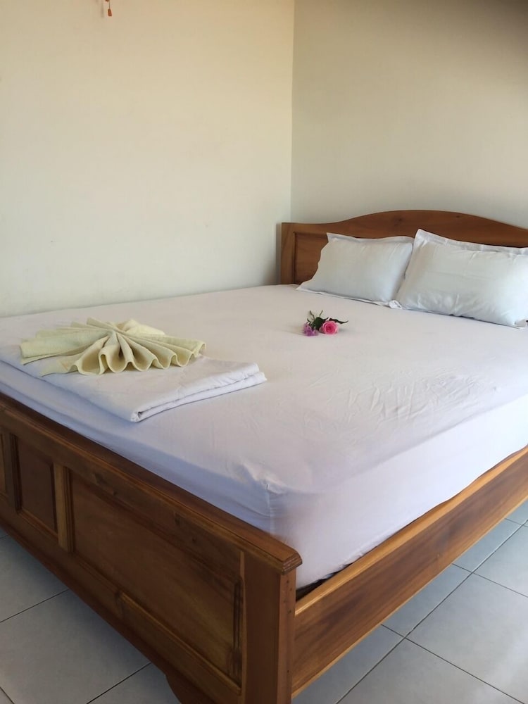 Viet's Hotel 6/54