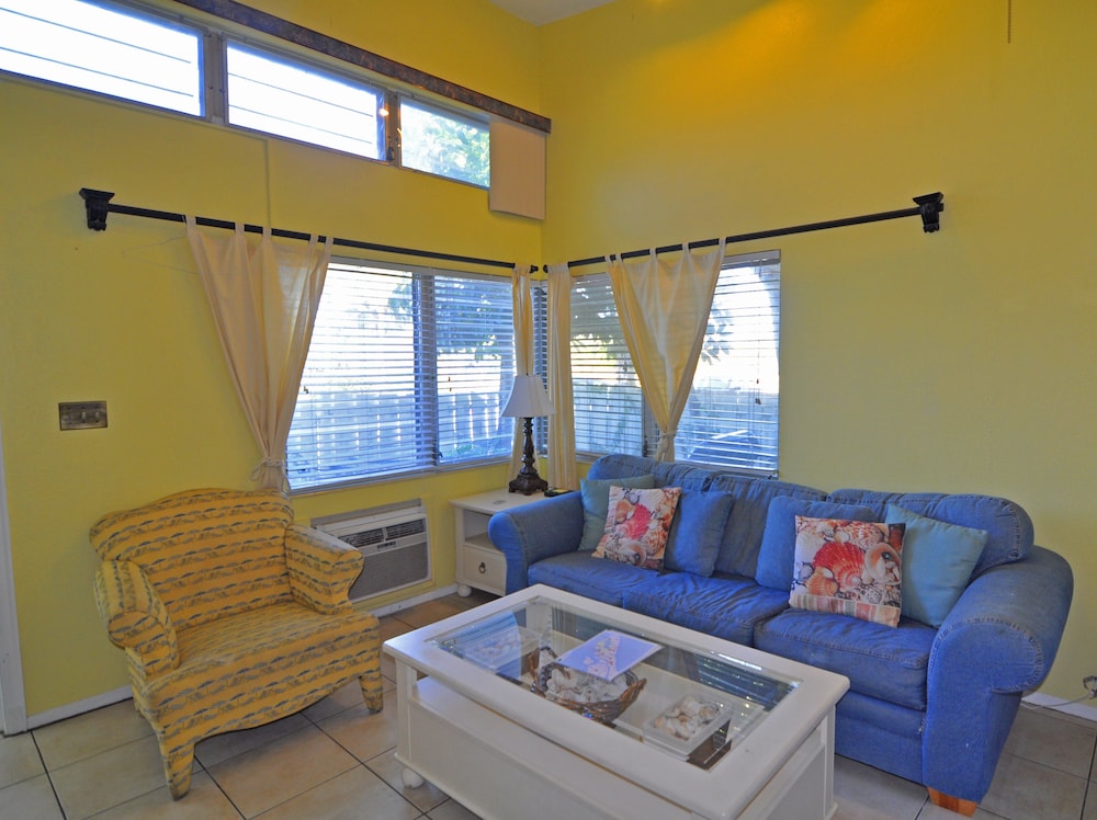 Lido Islander Inn And Suites 30/56