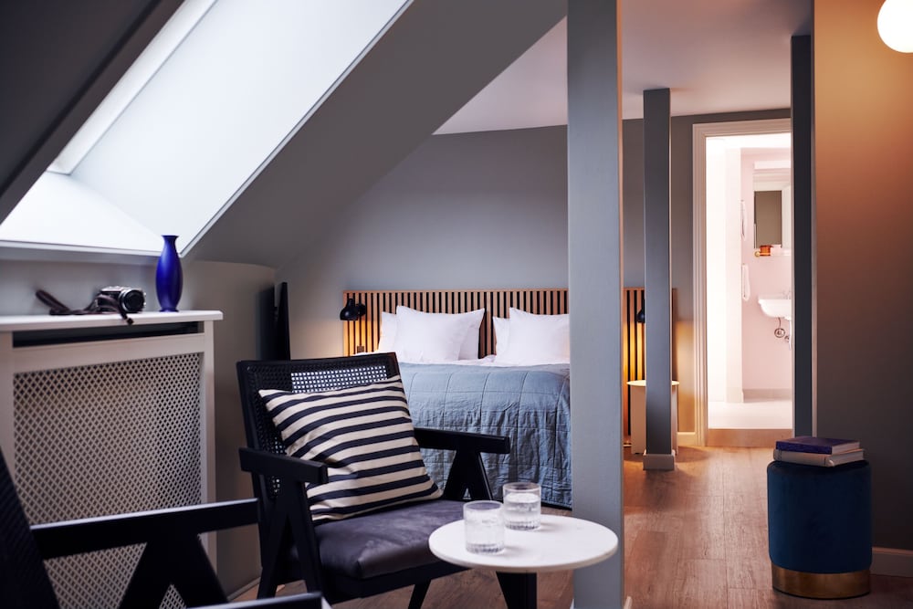 Coco Hotel 35/43