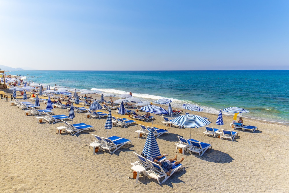 Relax Beach Hotel 42/50