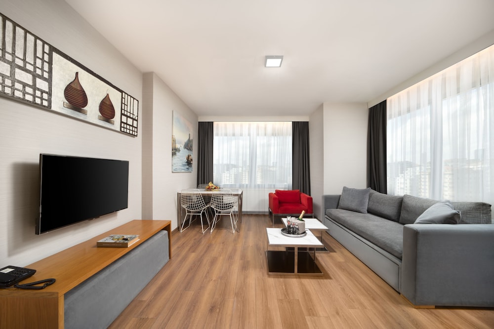 Nish Suite Atasehir 24/37