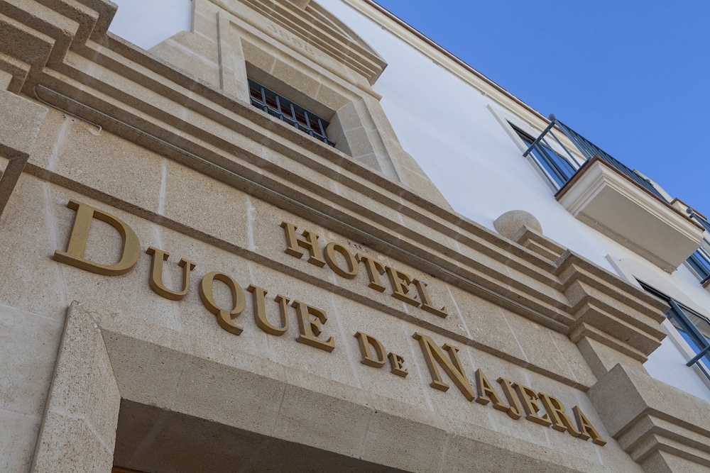 Duque de Najera Hotel 100/106