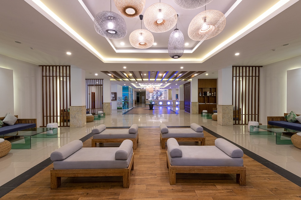 Blue Beach Grand Resort and Spa 26/48