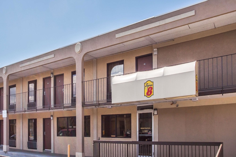Super 8 By Wyndham Camp Springs/Andrews Afb Dc Area 3/19