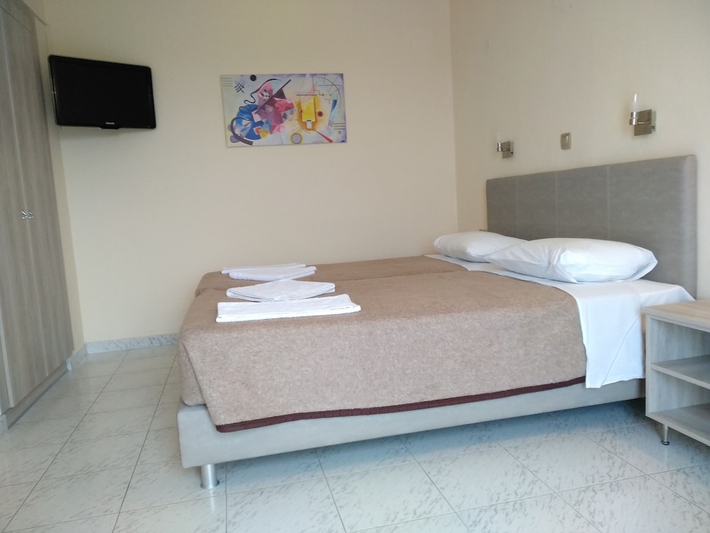 غرفة سوبيريور بسريرين منفصلين، Leonidas Hotel & Studios 3/7