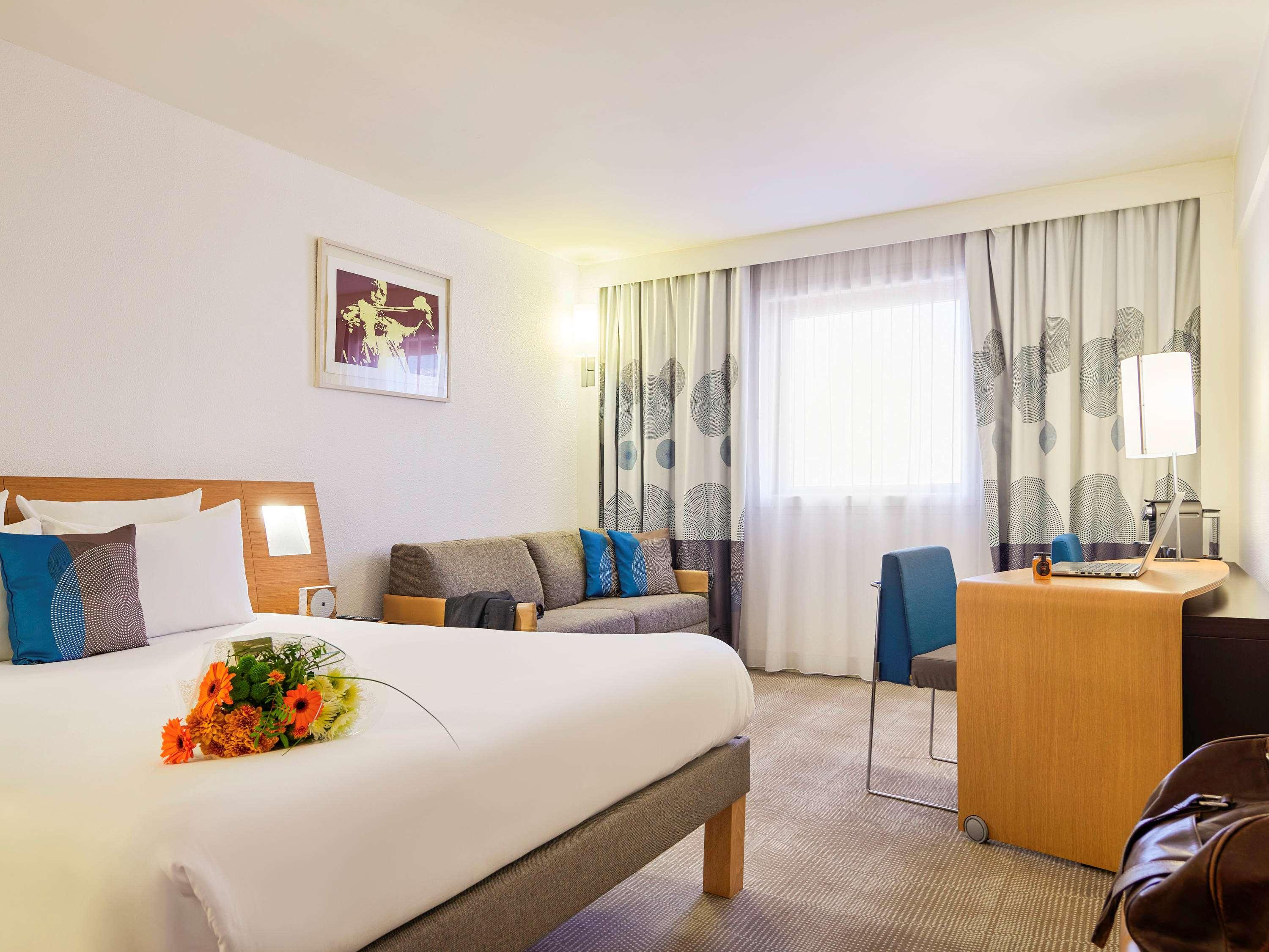 EXECUTIVE, SINGLE, SINGLE BED, QUEEN BED, SOFA