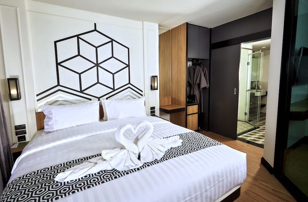 SUITE, DOUBLE BED