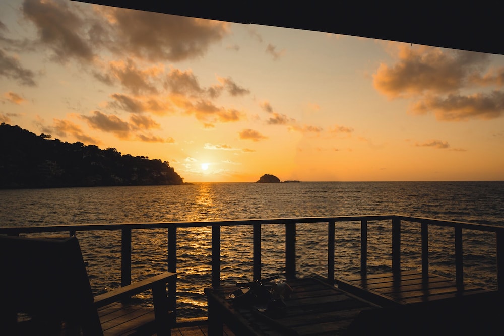 Taatoh Seaview Resort 46/50
