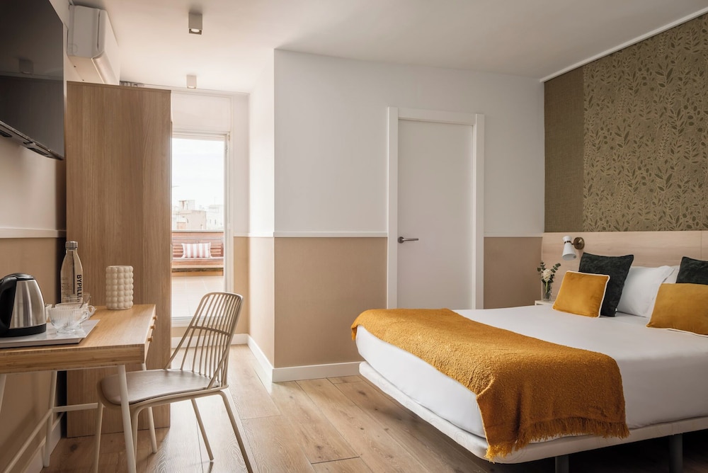 ROOM, QUEEN BED, TERRACE