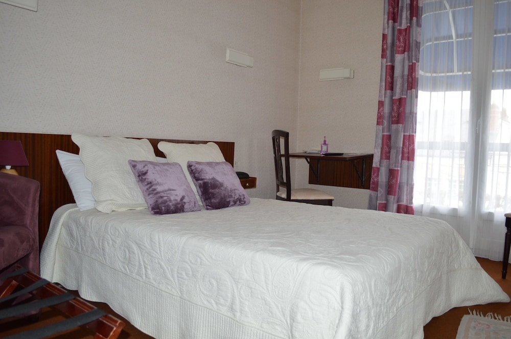 HOTEL CHRISTINA 26/57