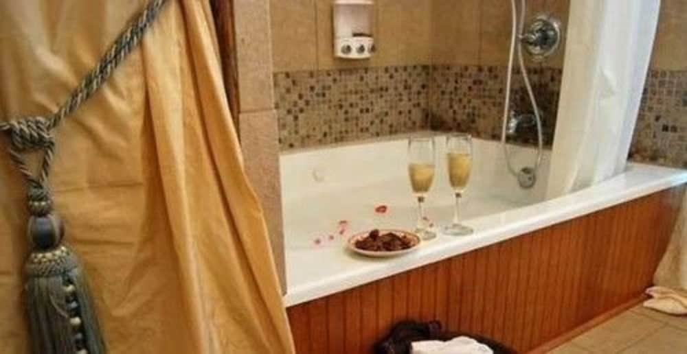 The Lakehouse Bed & Breakfast 43/46