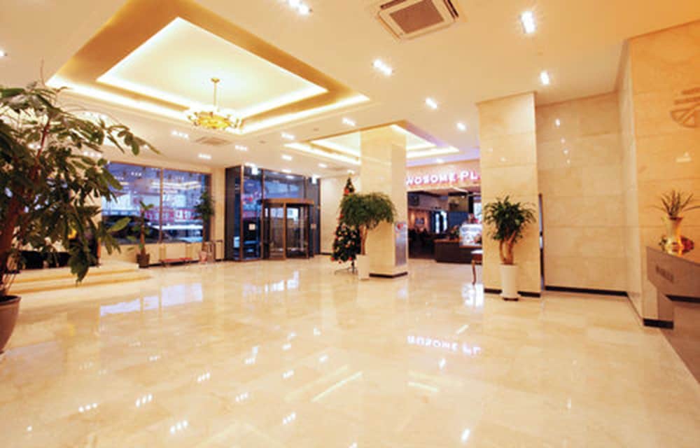 Sunshine Hotel 6/54