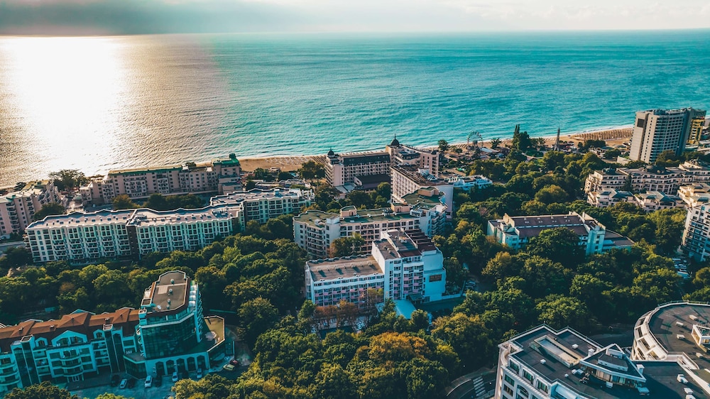 Prestige Deluxe Hotel Aquapark Club 73/76