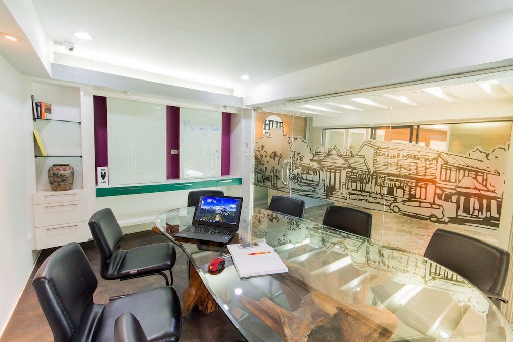 Hub53 Coworking & Coliving Space 19/31
