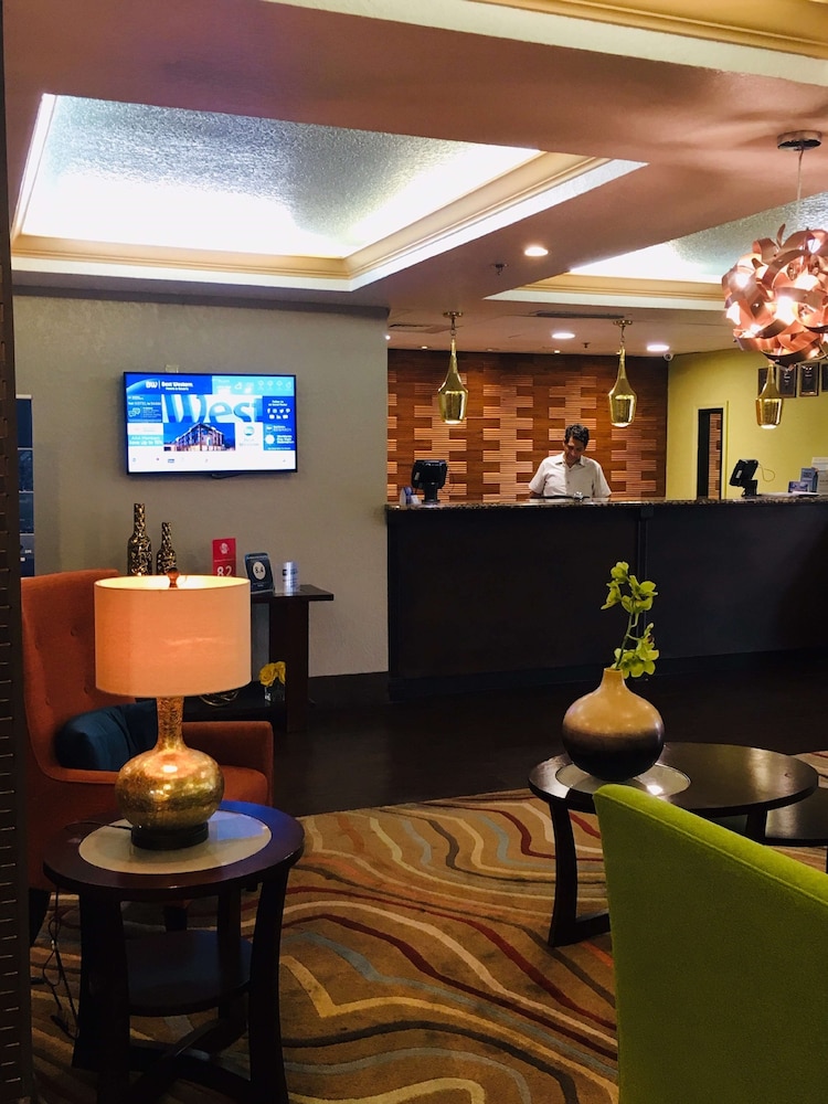 Best Western Plus Universal Inn 9/46