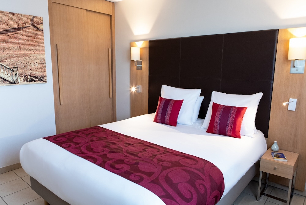 1 BEDROOM, APARTMENT