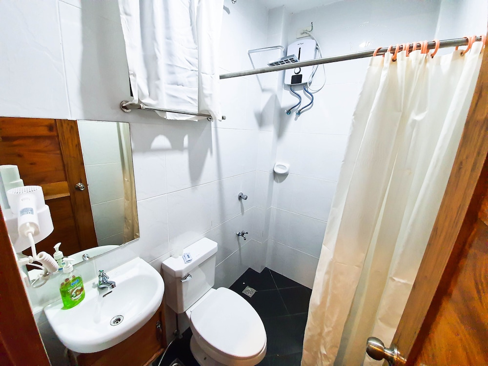 Cocoloco Boracay Beach Resort 70/74