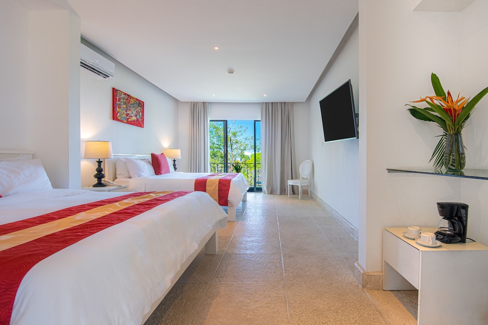 Shana By The Beach Manuel Antonio 26/74