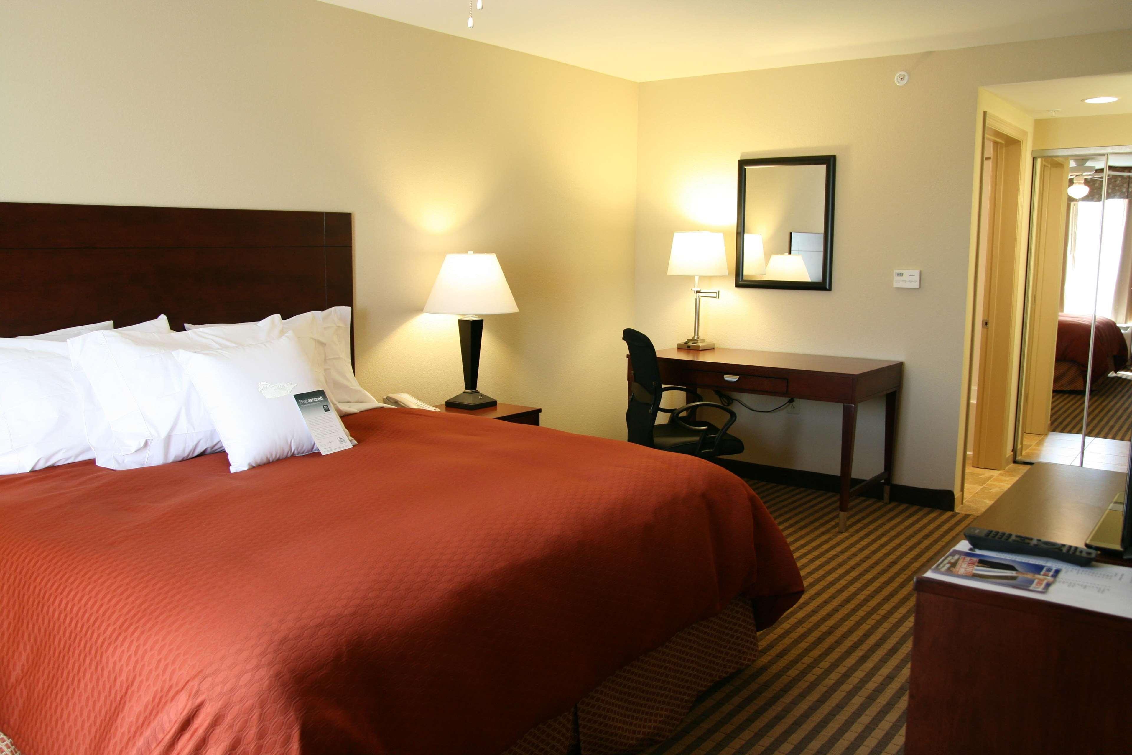 SUITE, 1 KING OR 2 QUEEN BEDS, ACCESSIBLE