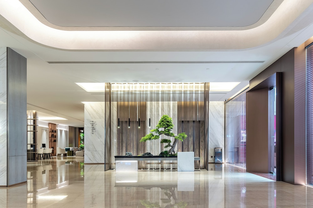 Huidong Business Hotel 8/50